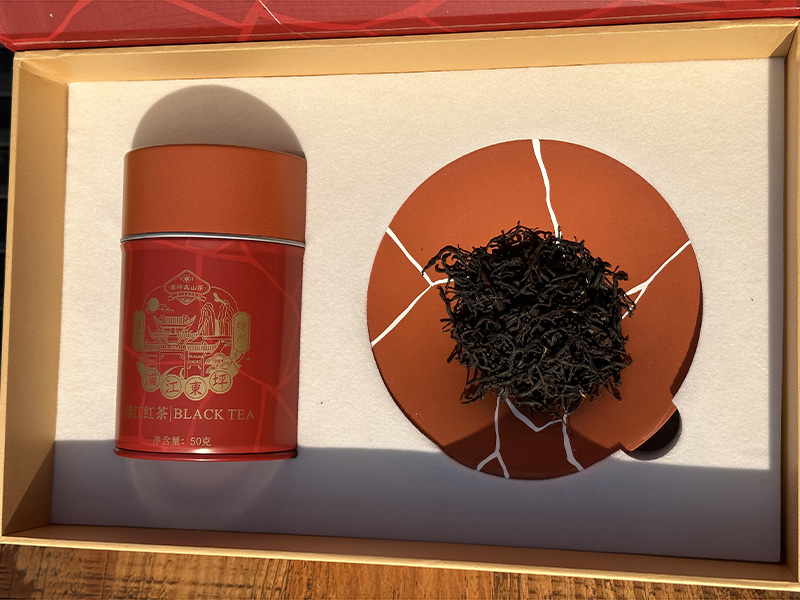 平安万年上山茶与器